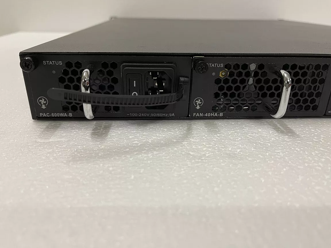 Коммутатор Huawei CE7855-32Q-EI