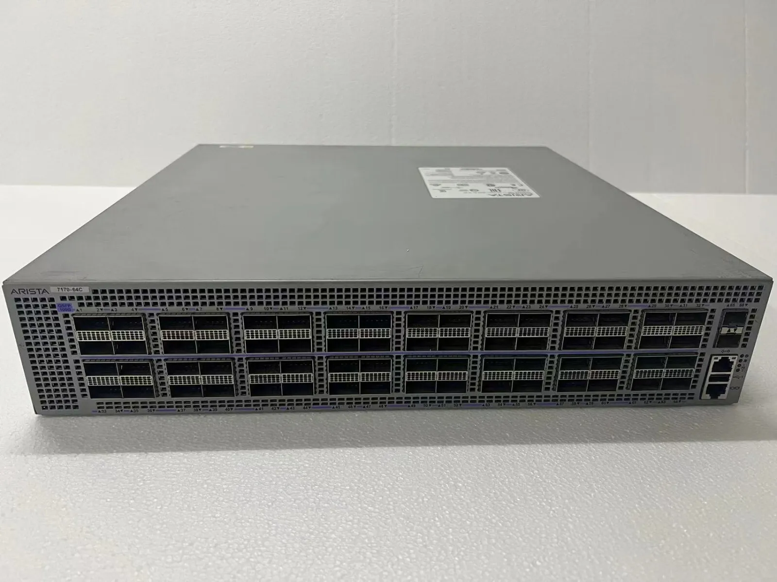 Коммутатор ARISTA DCS-7170-64C