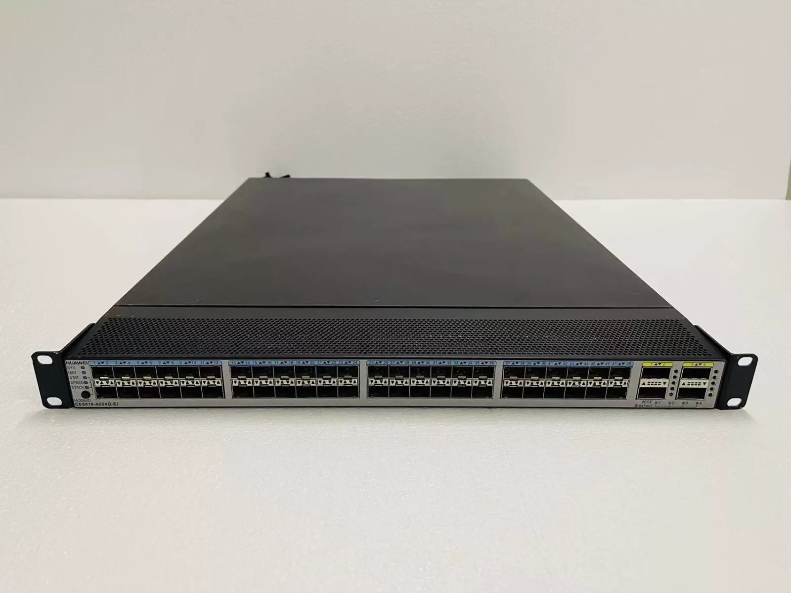 Коммутатор Huawei CE6810-48S4Q-EI