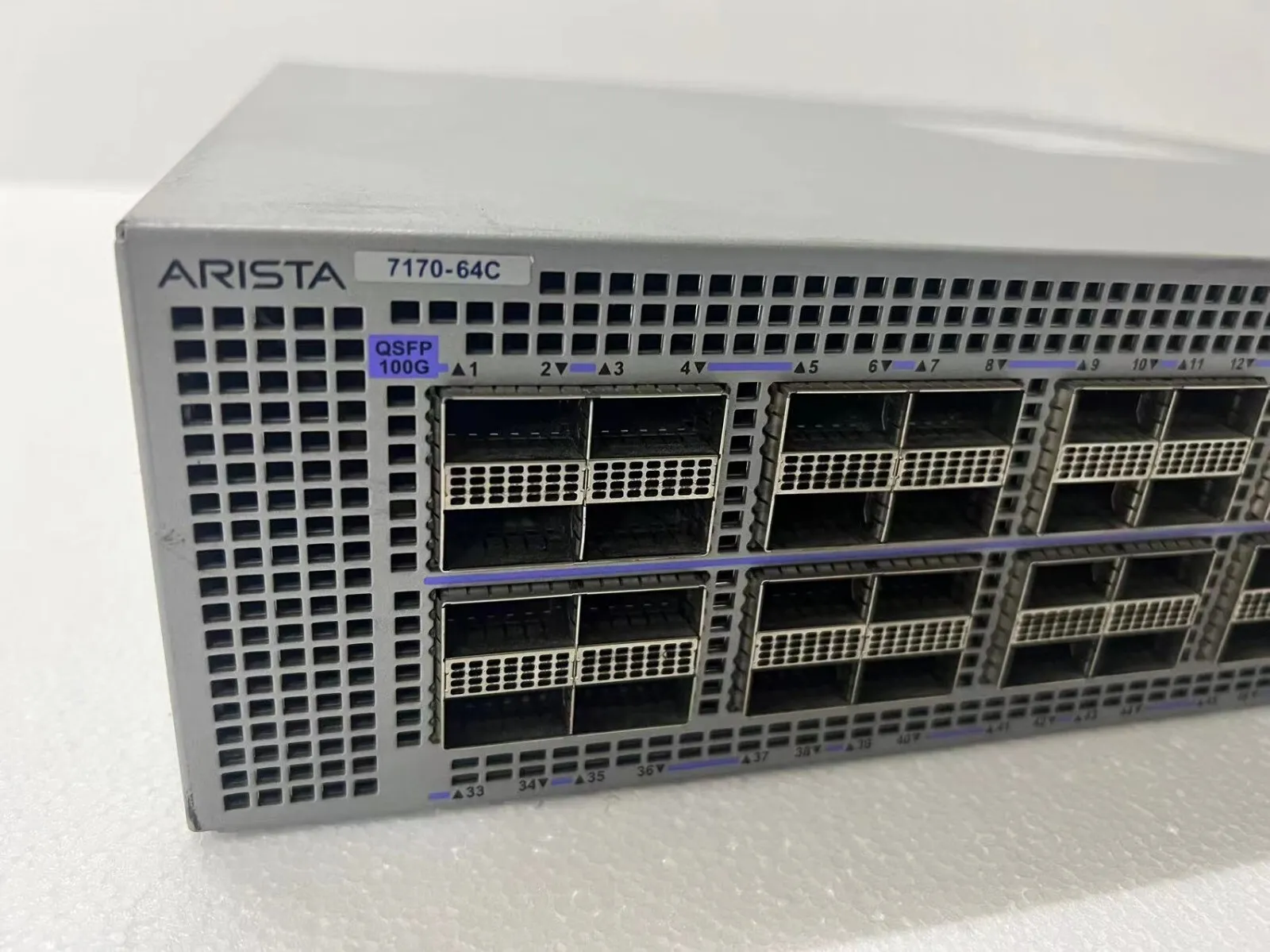 Коммутатор ARISTA DCS-7170-64C