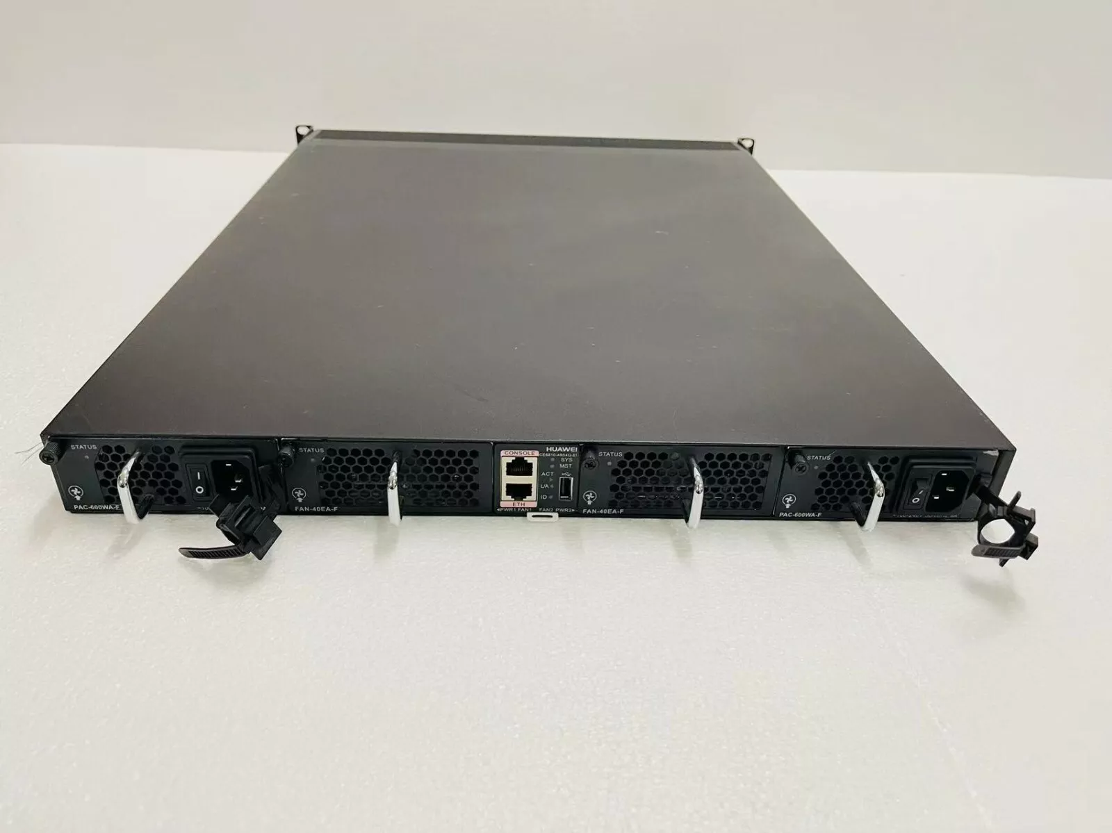 Коммутатор Huawei CE6810-48S4Q-EI