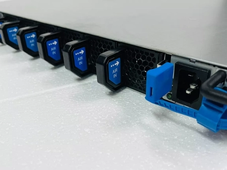 Коммутатор Extreme VSP7400-48Y-8C