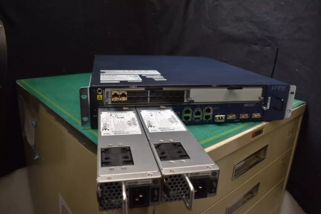 Маршрутизатор Juniper MX10-T-AC