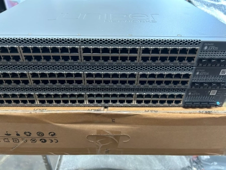 Коммутатор Juniper EX3400-48T