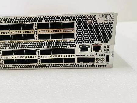Маршрутизатор JUNIPER PTX1000-72Q